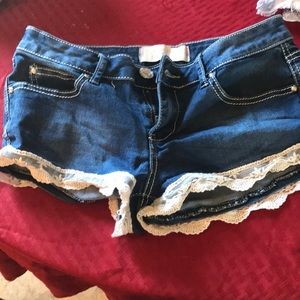 Jean shorts with lace